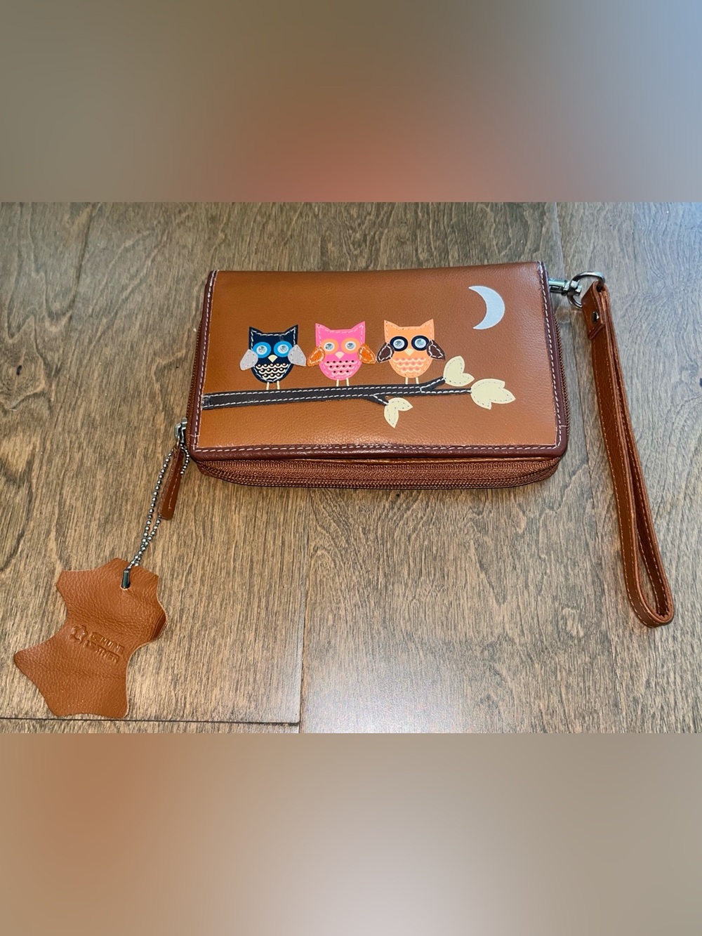 Beautiful 3 Owls & Moon Genuine Leather Zip Around Clutch Wallet: NWT